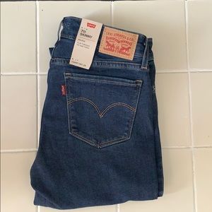 Levi 711 skinny jeans women’s-NWT